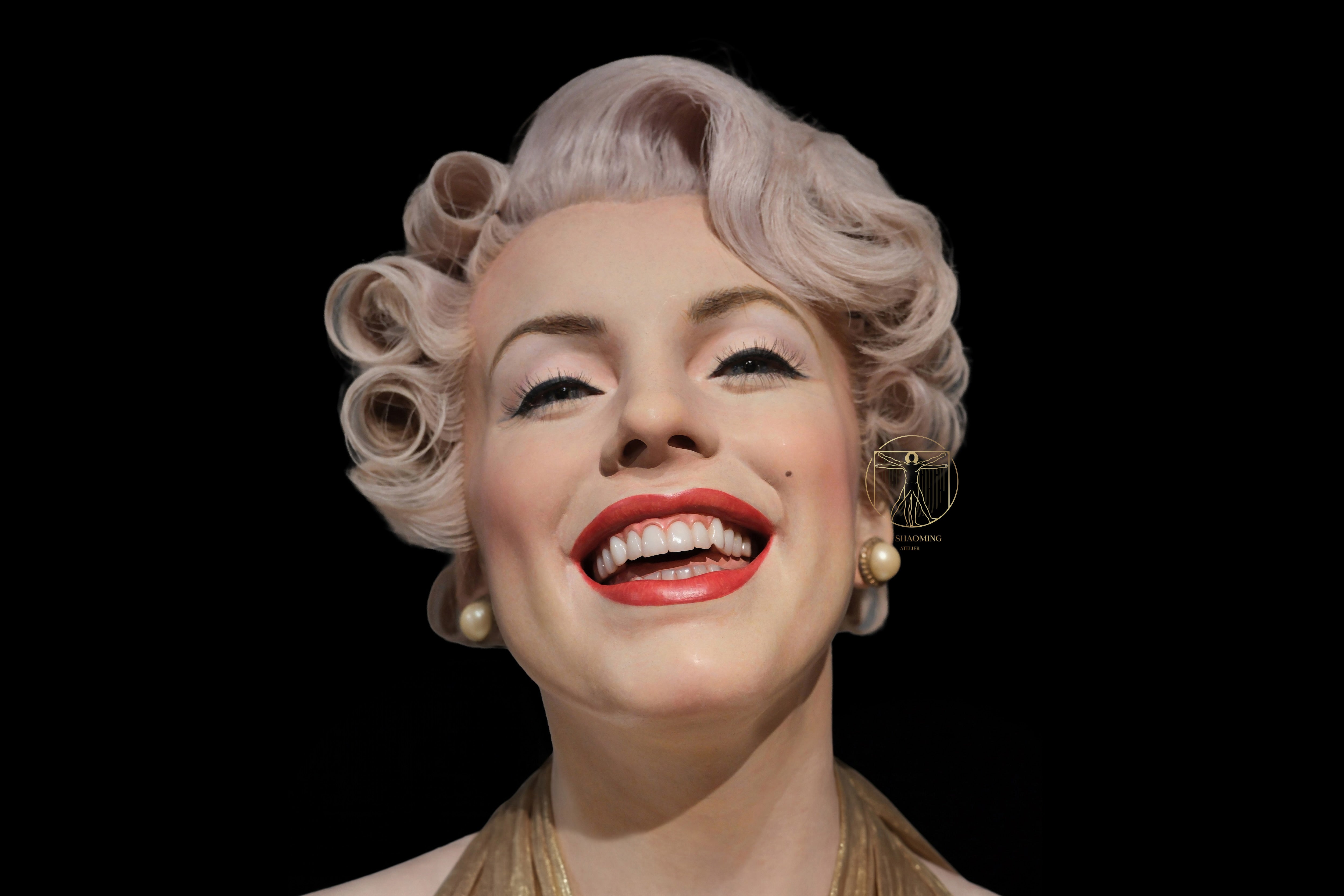 Hyperrealistic silicone sculpture of Marilyn Monroe with iconic red lips by Hu Shaoming